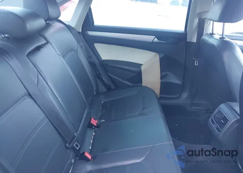 2013 Volkswagen Passat 2.5L Se z USA, uszkodzony, nr VIN 1VWBH7A30DC150923